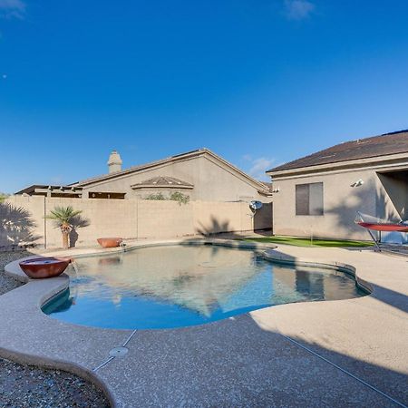 Goodyear Group Getaway With Pool And Putting Green Ngoại thất bức ảnh